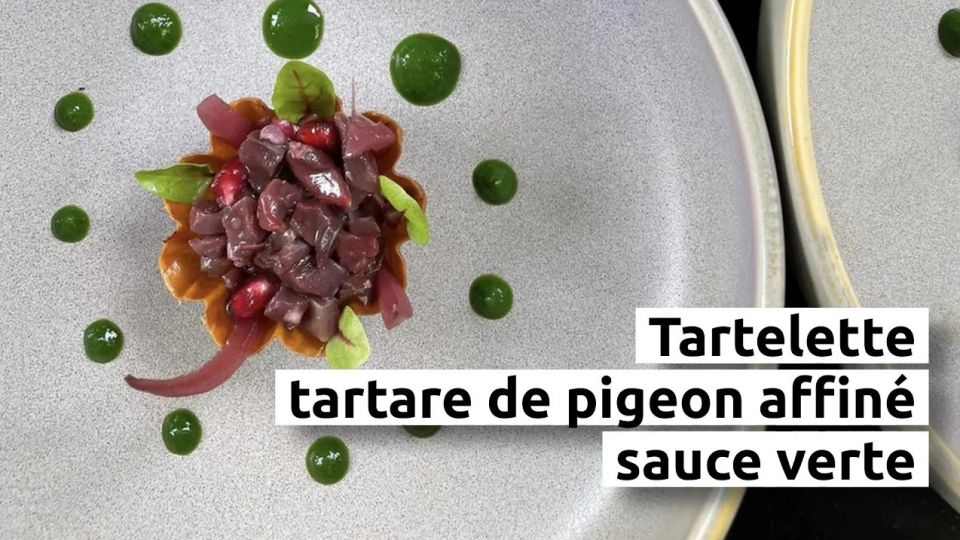 A feu doux : La cour des sens #03 Tartelette de tartare de pigeon affiné, sauce verte
